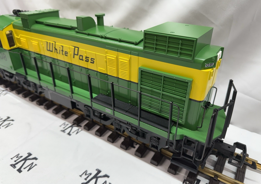 LGB 25552 White Pass green and yellow ALCO #108 DC/DCC locomotive G Scale