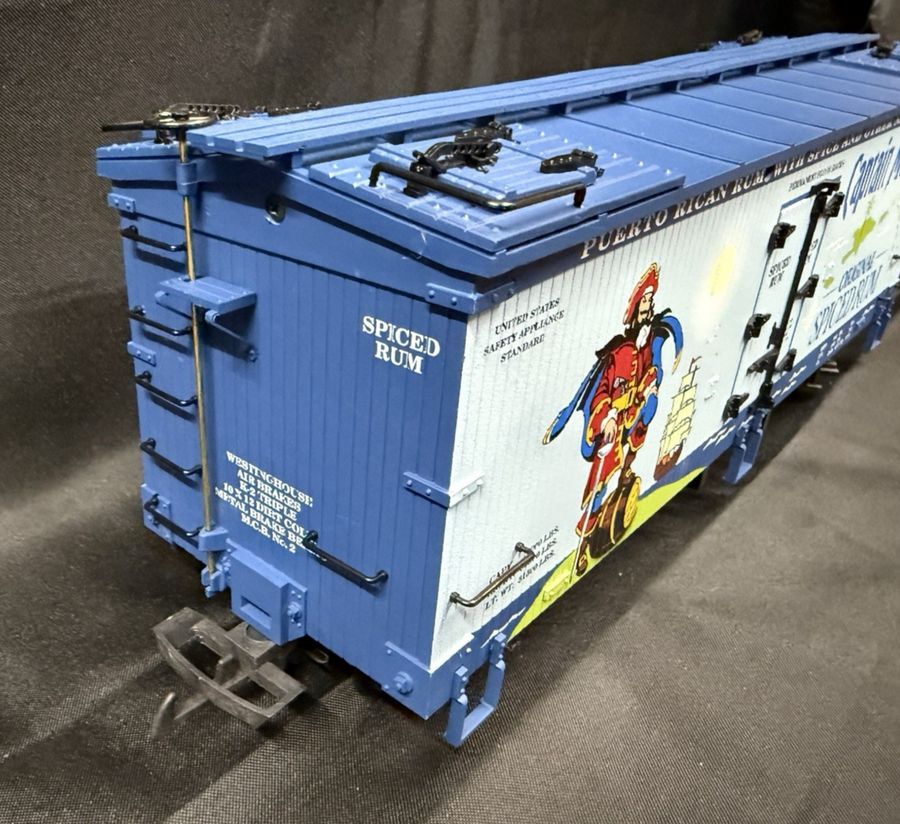 USA Trains R16431 Captain Morgan Spiced Rum Refrigera Reefer Car EX