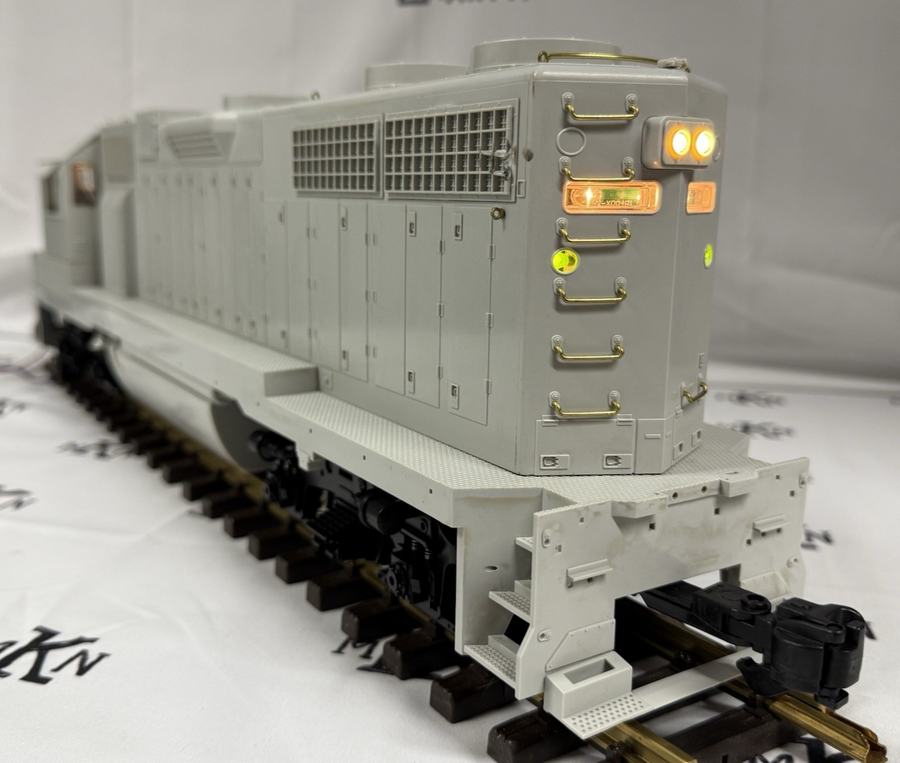 USA Trains R22200 GP38-2 EMD UNDECORATED Diesel Locomotive MINT G Scale Tested