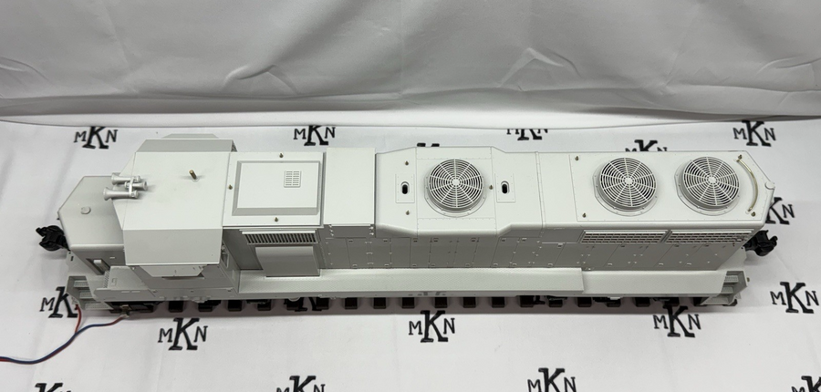 USA Trains R22200 GP38-2 EMD UNDECORATED Diesel Locomotive MINT G Scale Tested