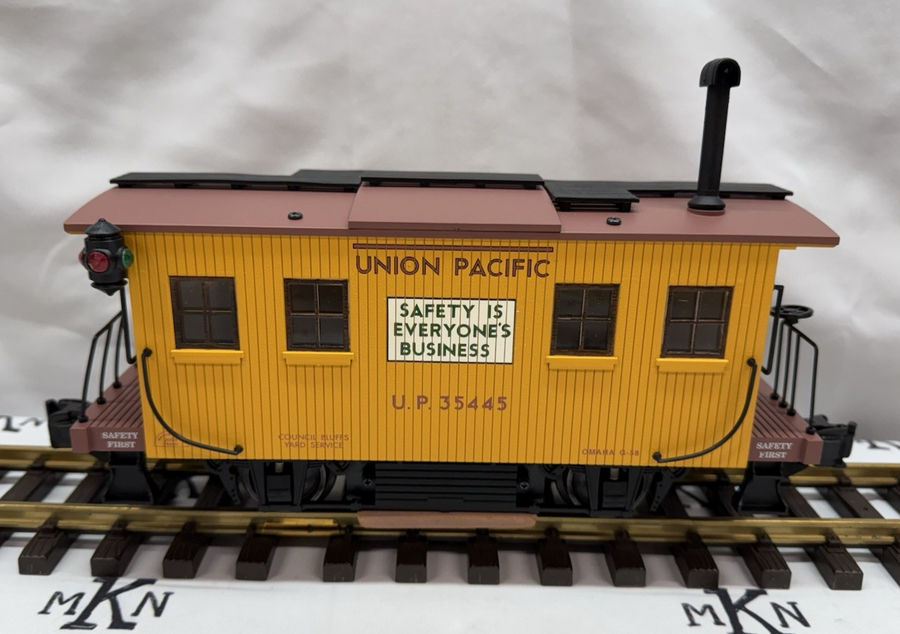 ARISTO CRAFT 46953 UNION PACIFIC TRACK CLEANING CABOOSE W/ METAL WHEELS NEW