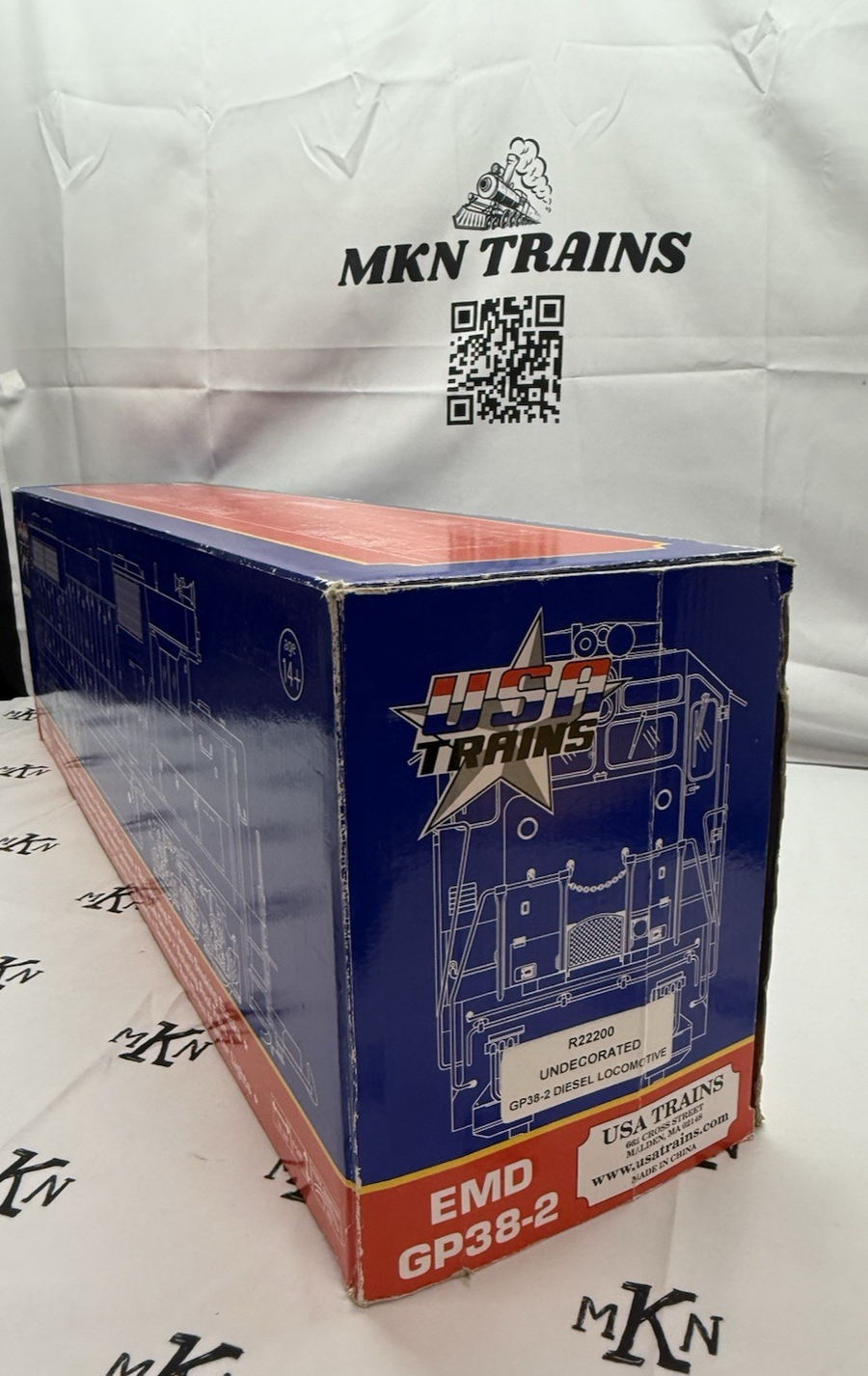 USA Trains R22200 GP38-2 EMD UNDECORATED Diesel Locomotive MINT G Scale Tested