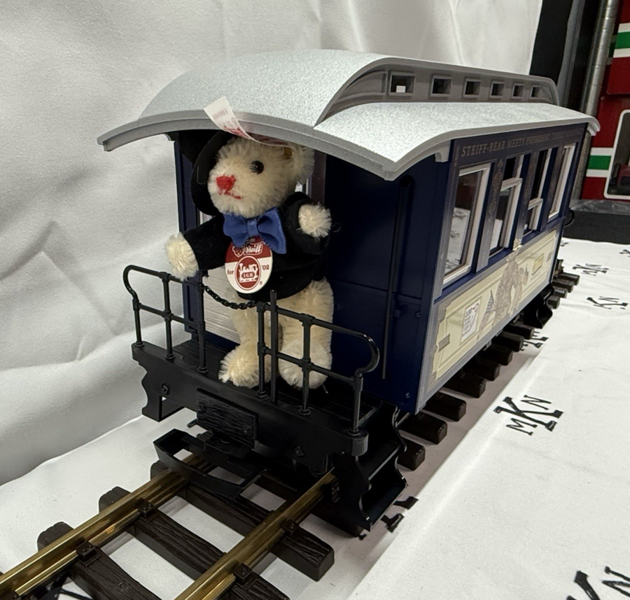 LGB 39073 Teddy Roosevelt Steiff Bear Passenger Coach G Scale