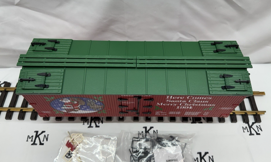 USA Trains R13012 Here Comes Santa Claus Merry Christmas Reefer G Scale New