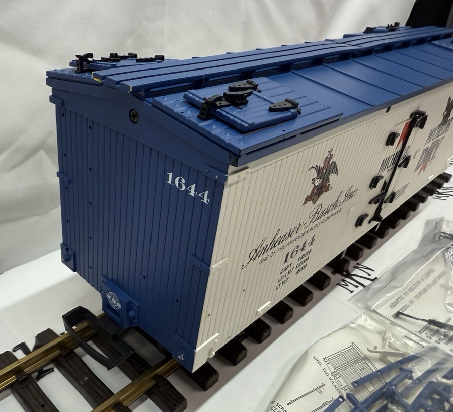 USA Trains R1644 Anheuser Busch Inc Michelob Dry Reefer Car G Scale
