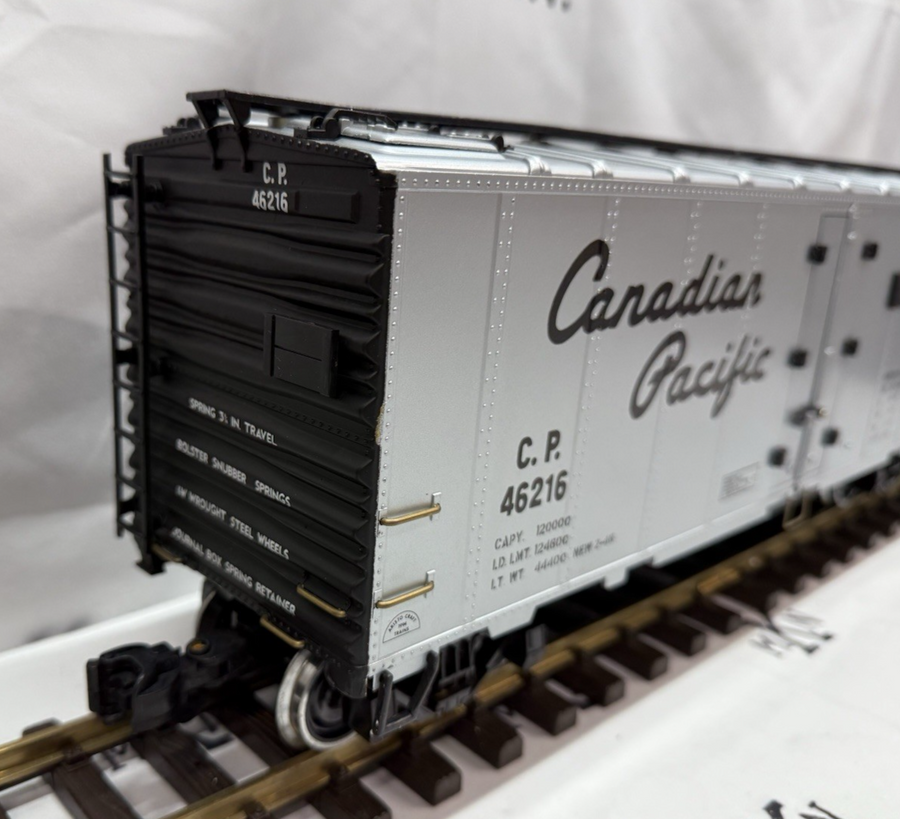 Aristo Craft Art 46216 Canadian Pacific Reefer Metal Wheels LN/Box