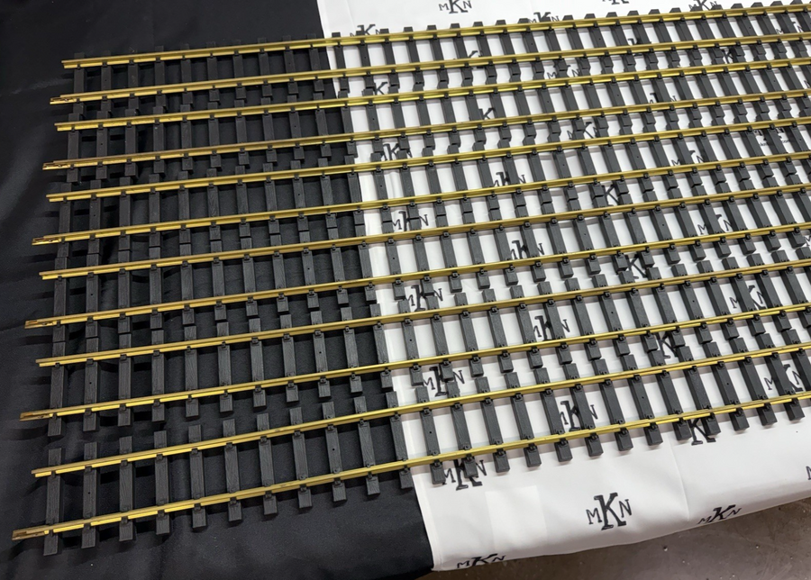 USA TRAINS R81065 BRASS 60 INCH STRAIGHT TRACK 6 total 5-foot Sections G Scale