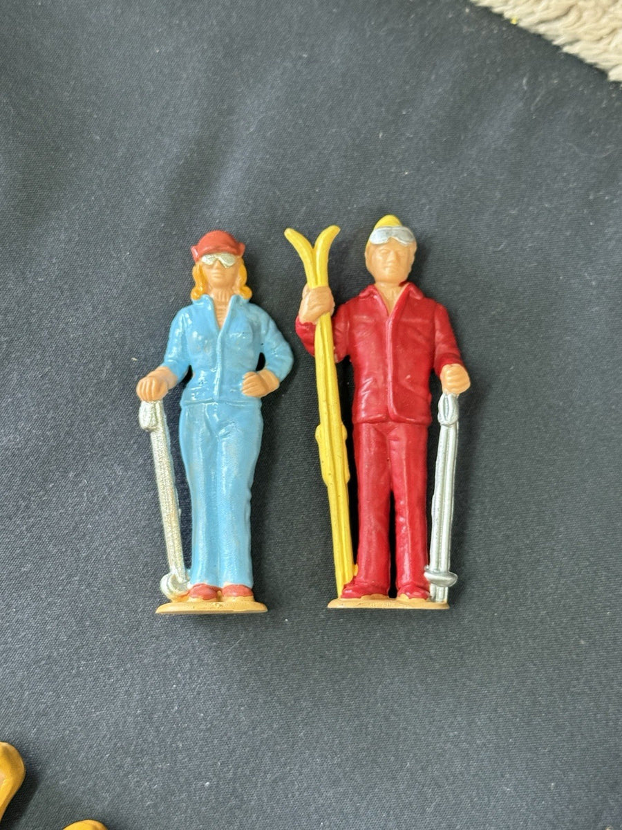 LGB Tourist Skier Figures Blue and Red Man & Woman G Scale