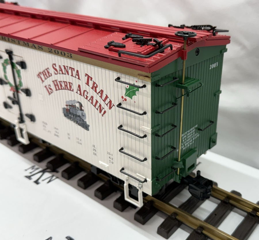 USA Trains R13021 Christmas 2003 Refrigerator Car G Scale