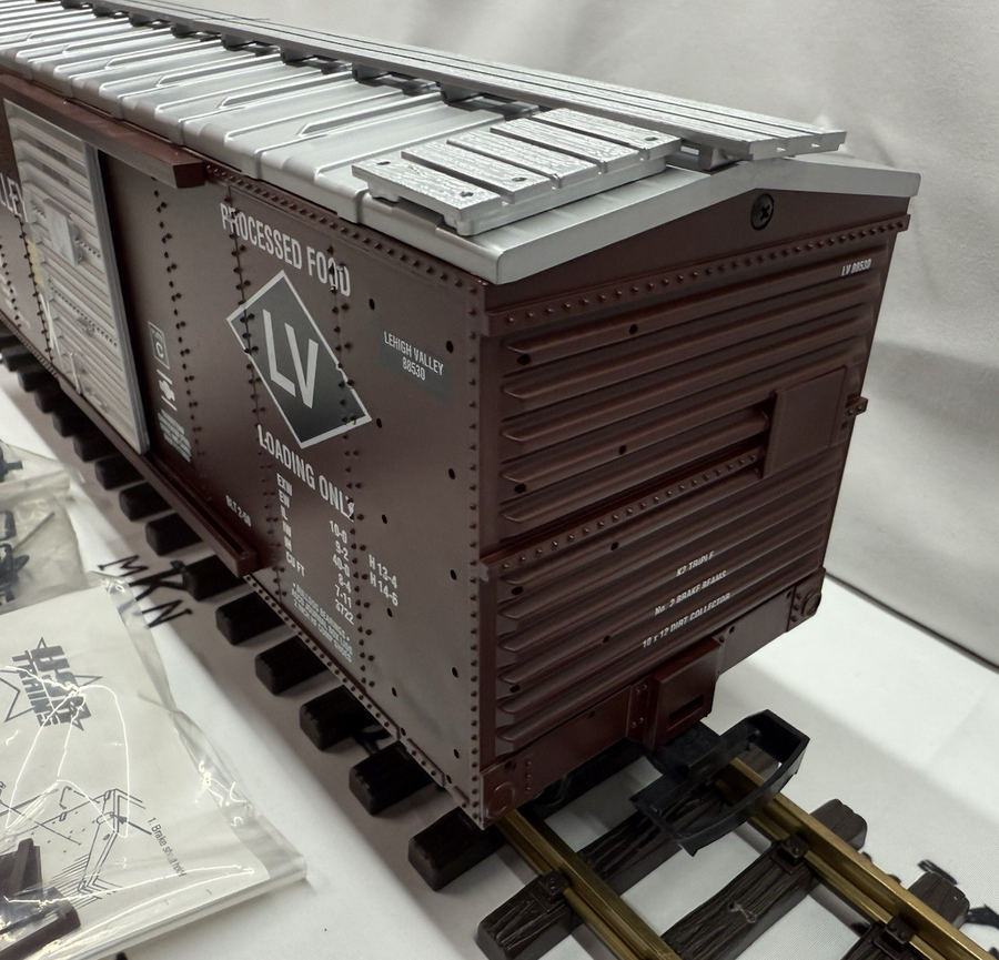 USA Trains R19060C Lehigh Valley Simulated Steel Box Car #88530 G Scale New
