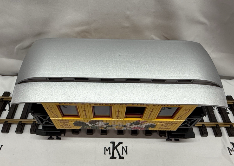 LGB 35065 Looney Tunes Pepe Le Pew Passenger Dining Rail Car Collection Item G