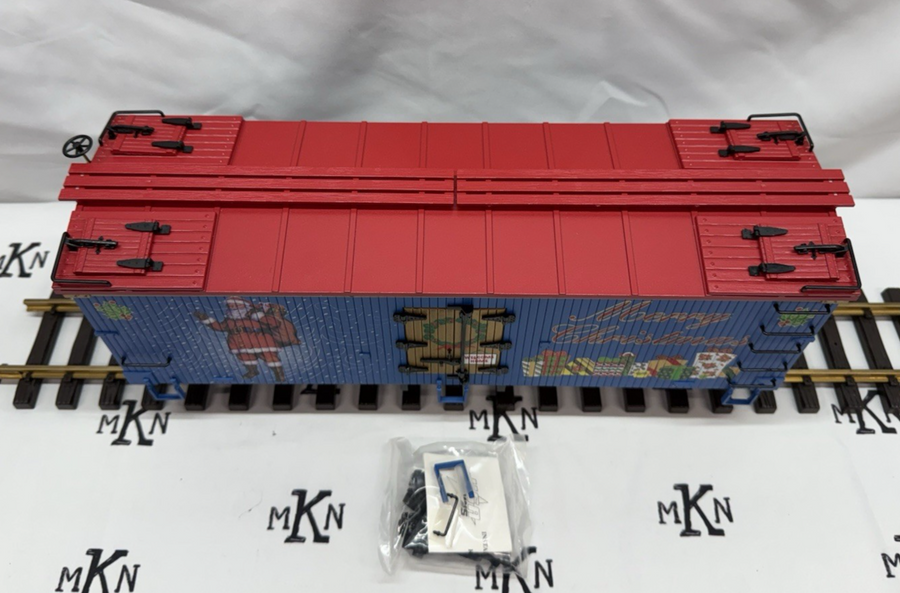 USA Trains R13025 Christmas “Merry Christmas” Refrigerator Reefer Car G Scale