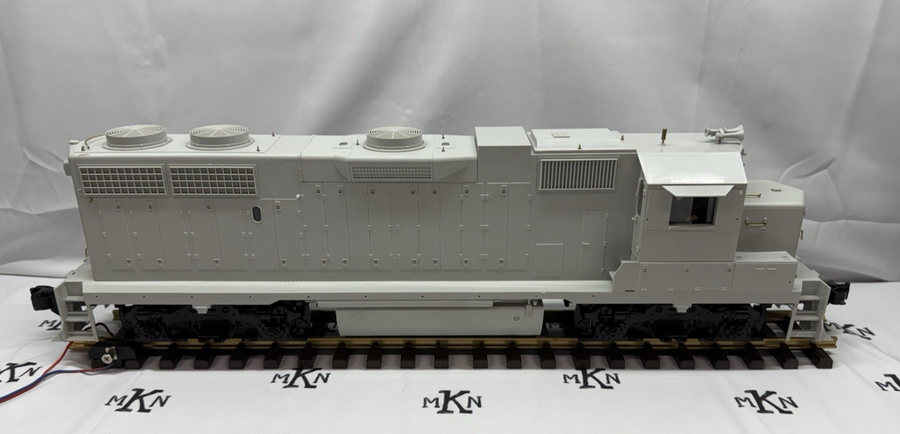 USA Trains R22200 GP38-2 EMD UNDECORATED Diesel Locomotive MINT G Scale Tested