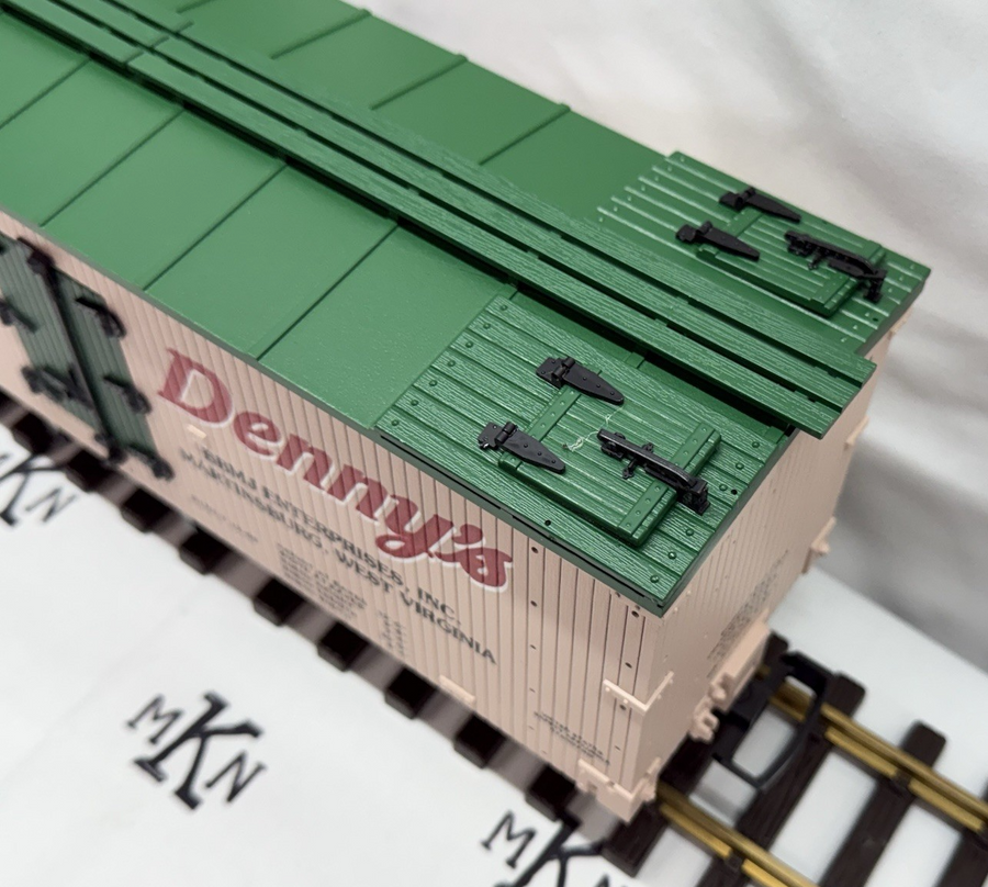 USA Trains Denny's Restaurant Refrigeration Reefer Car G Scale