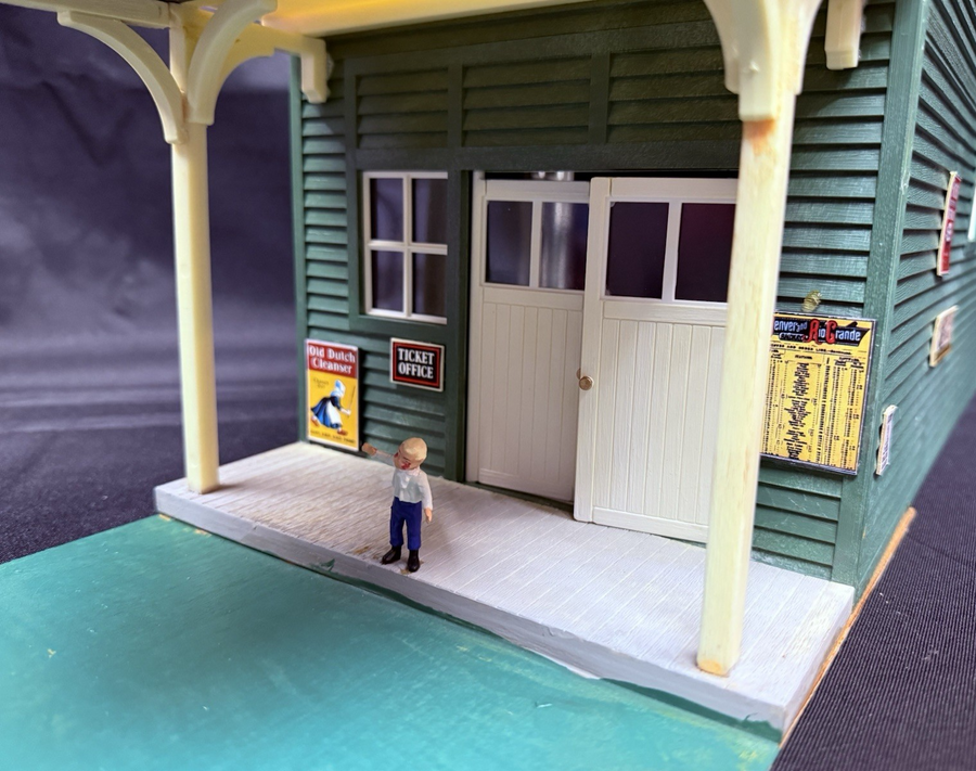 Pola LGB 1805 G Scale Old West Wells Fargo Express Office Customized Excellent