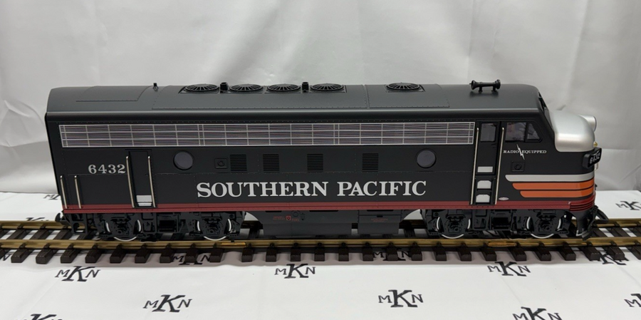 LGB 24570 SOUTHERN PACIFIC BLACK WIDOW F7 DIESEL LOCOMOTIVE TRAIN #6432 G Scale