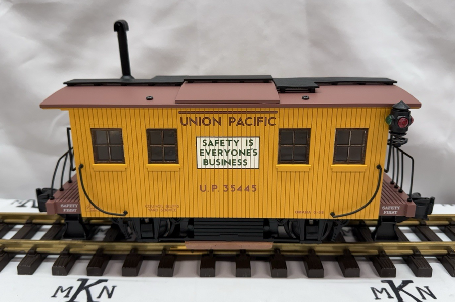 ARISTO CRAFT 46953 UNION PACIFIC TRACK CLEANING CABOOSE W/ METAL WHEELS NEW