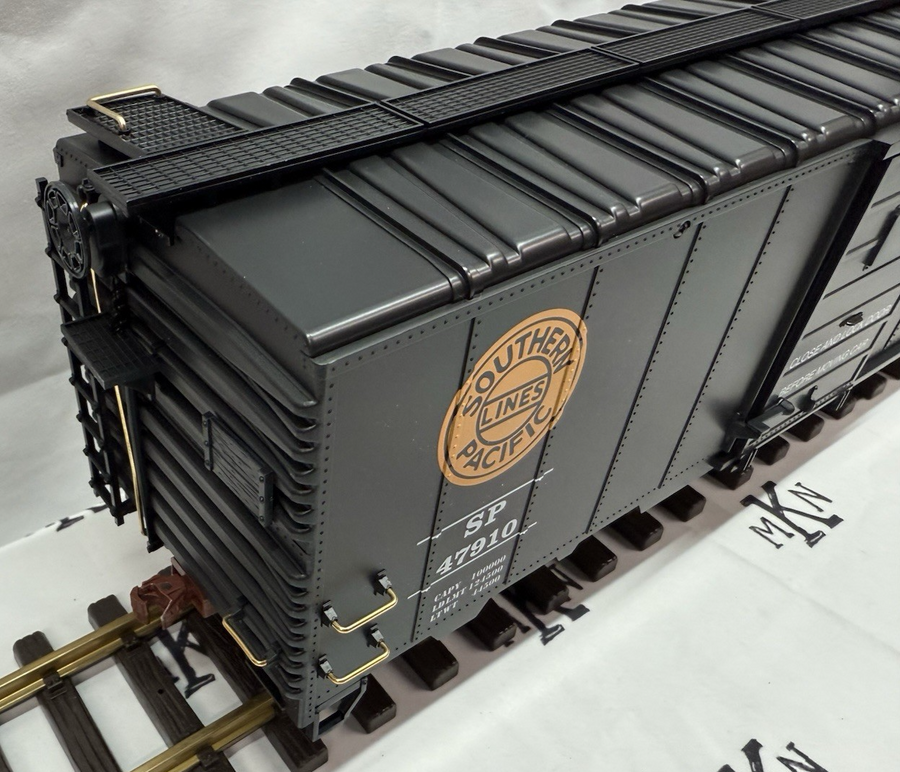 LGB 47910 Southern Pacific Box Car G Scale metal wheels Kadee Couplers