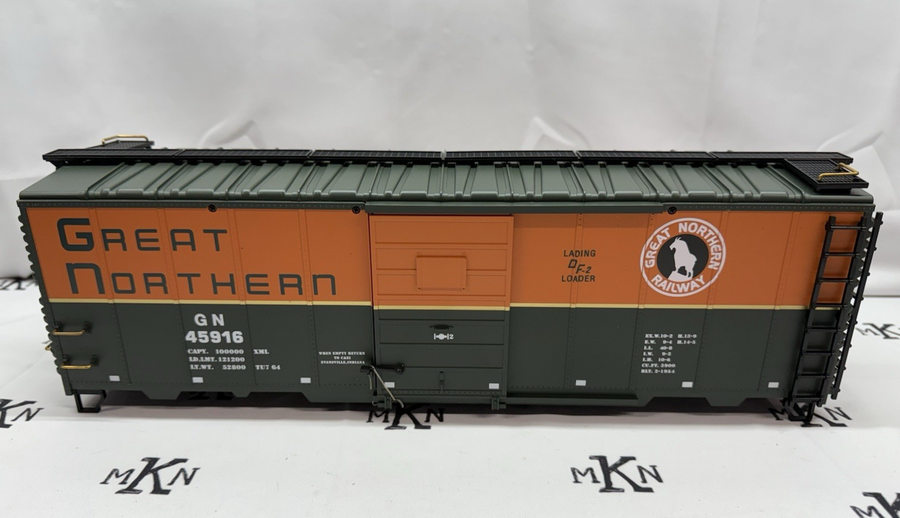 LGB 45916 Great Northern Box Car Kadee Couplers G Scale Old Stock No Trucks