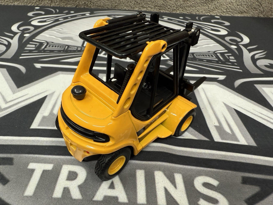 Welly Fork Lift 1:24 scale for Train Layout model trains g scale
