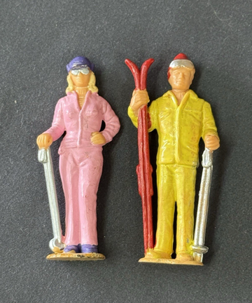 LGB Tourist Skier Figures Pink and Yellow Man & Woman G Scale 1/24