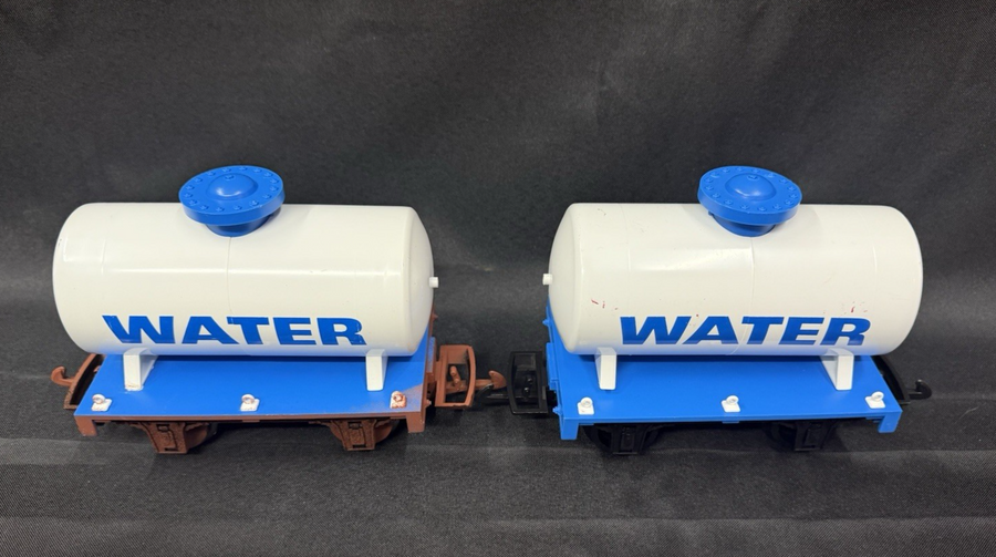 HLW Hartland Locomotive Train Works G Scale Tank Cars Kit Cars x2