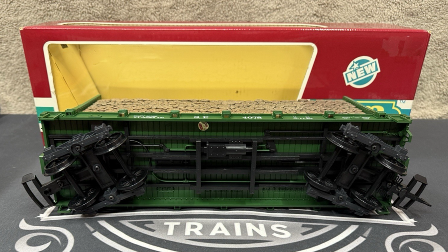LGB 4078 SOUTHERN PACIFIC BULKHEAD FLATCAR WITH WOOD LOAD LN/BOX G Scale