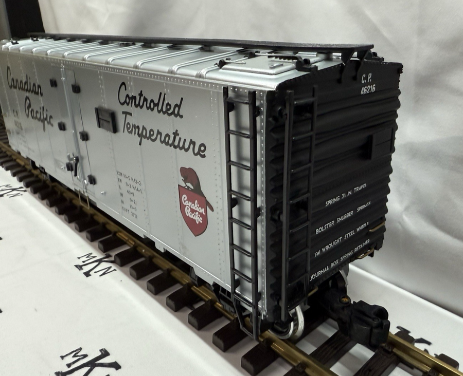 Aristo Craft Art 46216 Canadian Pacific Reefer Metal Wheels LN/Box