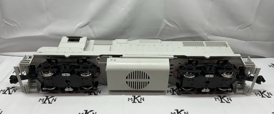 USA Trains R22200 GP38-2 EMD UNDECORATED Diesel Locomotive MINT G Scale Tested