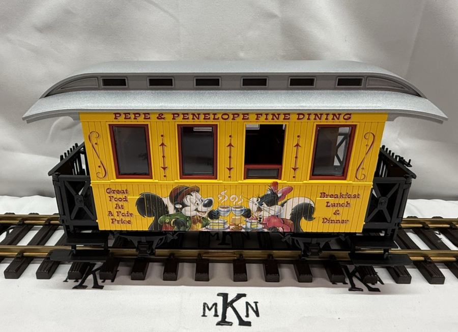 LGB 35065 Looney Tunes Pepe Le Pew Passenger Dining Rail Car Collection Item G