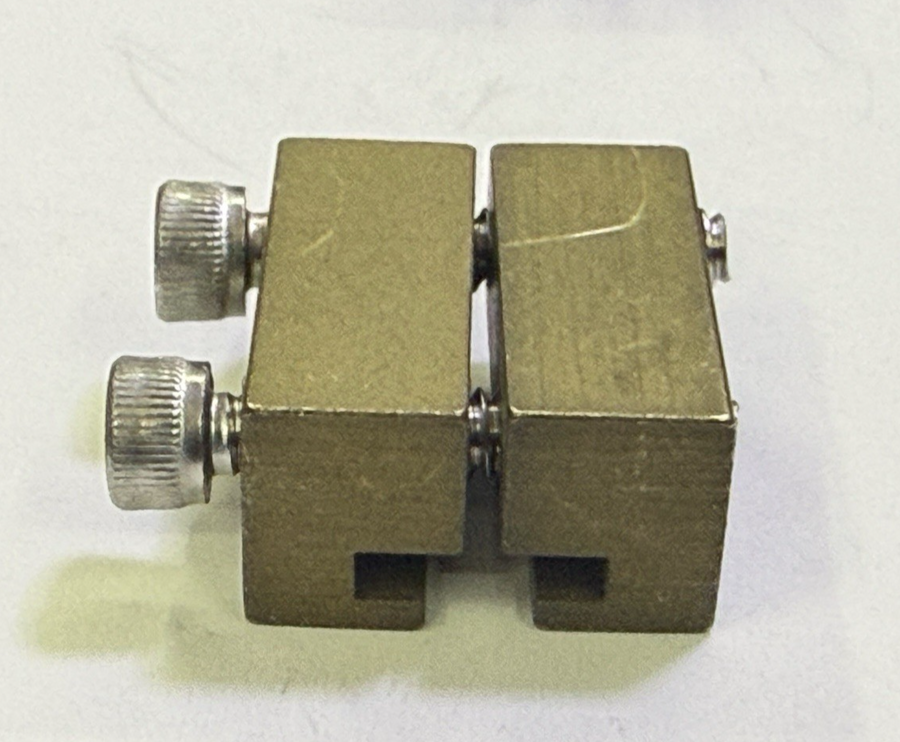 Hillman's 332-01 x12 Brass Metal Rail Clamps G Scale 12 Total per orde ...
