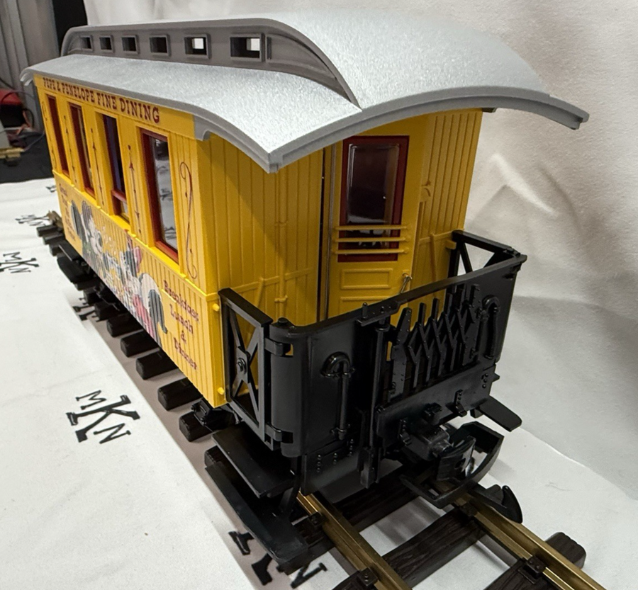 LGB 35065 Looney Tunes Pepe Le Pew Passenger Dining Rail Car Collection Item G