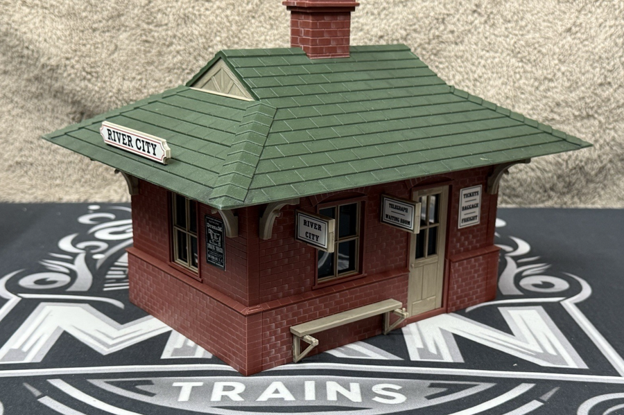 PIKO 62709 G Scale River City Station Building Built-Up New in Original Box