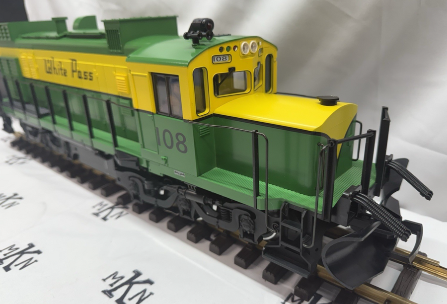 LGB 25552 White Pass green and yellow ALCO #108 DC/DCC locomotive G Scale