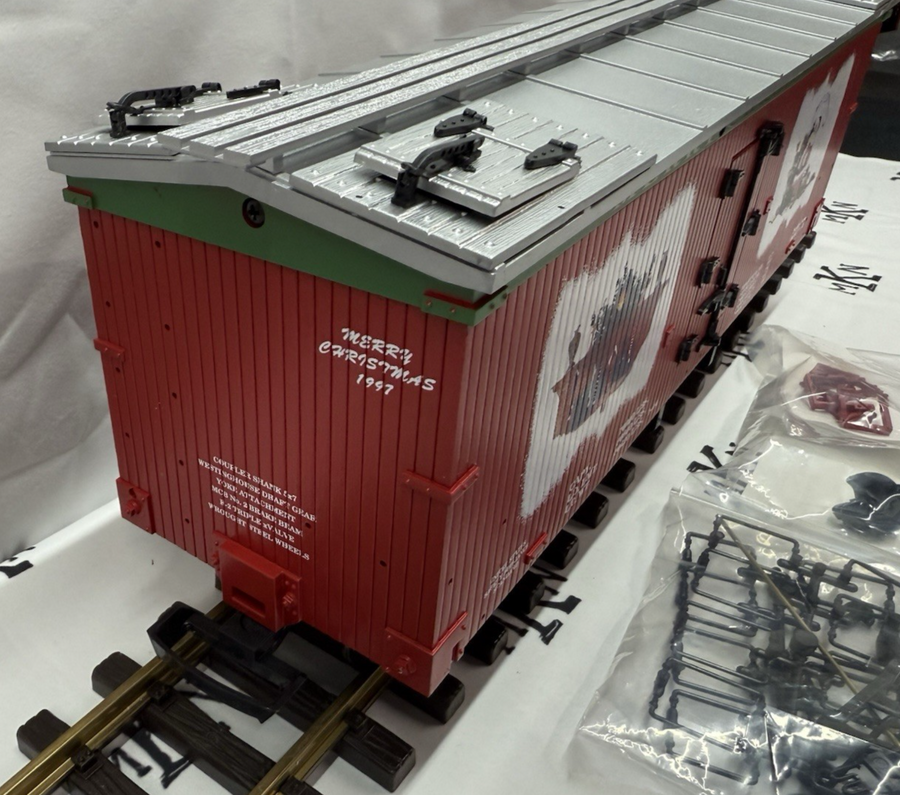 USA Trains R-13015 Christmas 1997 Refrigerator Reefer car G Scale