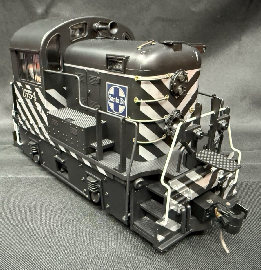 Aristo Craft Art- 22505 LIL' CRITTER DIESEL LOCOMOTIVE SANTA FE #1554 Tested