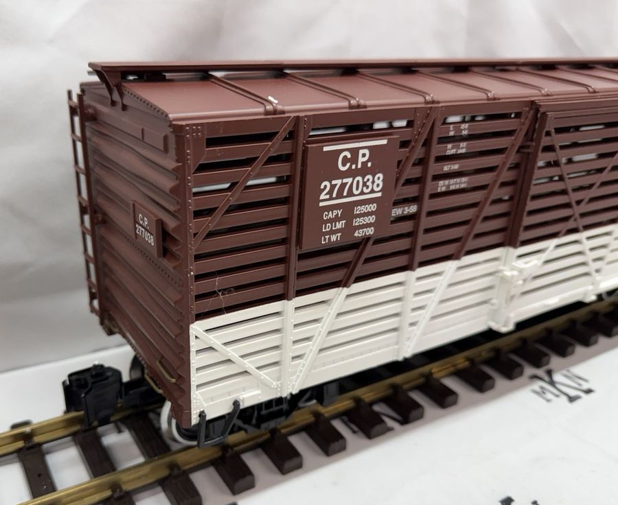 Aristo Craft 46090A Canadian Pacific CP Cattle Stock Car w/Cattle Metal Wheels G