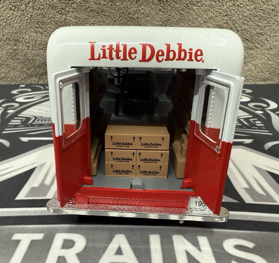 Rare Replicas 1950 Ford Step Little Debbie Cakes & Pies Complete 1:24 G Scale LN