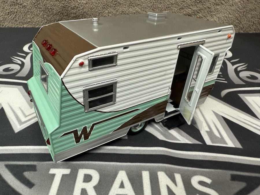 1964 Winnebago 216 Camper 1/24 Diecast Toy Metal Greenlight Hitch Trailers LN
