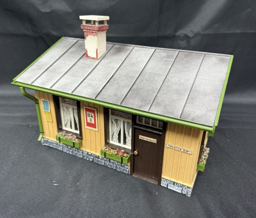 Pola 330902 G Scale Schoenweiler Waiting Room Building Excellent
