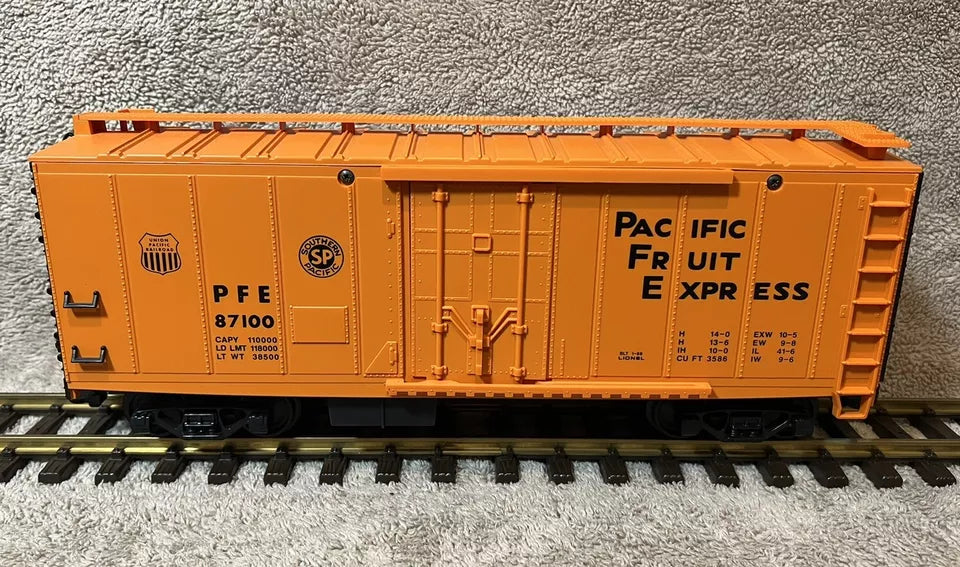 LIONEL 8-87100 G SCALE Pacific Fruit Express Reefer Boxcar LN/No Box 8-87108