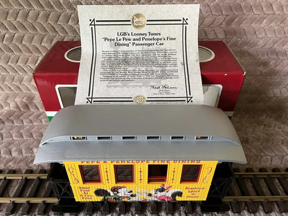 LGB 35065 Pepe and Penelope Dining Car w/ Certificate Looney Tunes Train